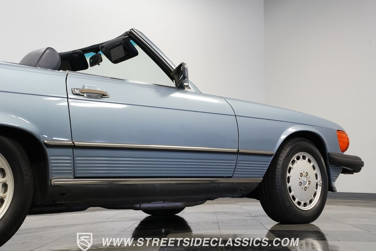 Mercedes-Benz-SL-Class-1988-Roadster-28