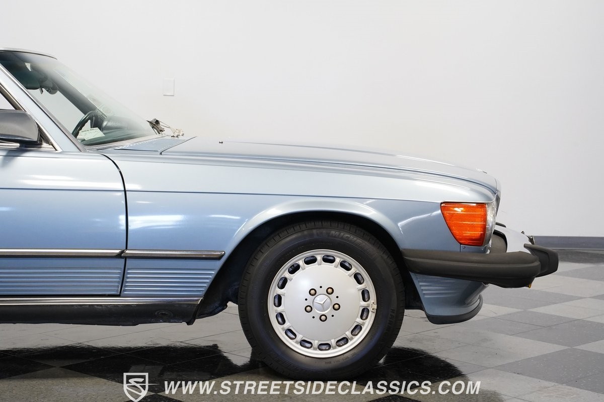 Mercedes-Benz-SL-Class-1988-Roadster-30