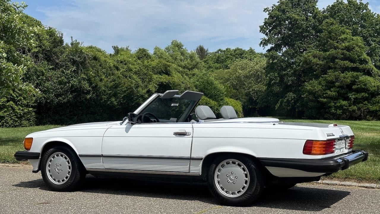 Mercedes-Benz-SL-Class-1989-17