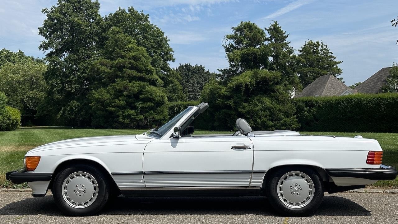 Mercedes-Benz-SL-Class-1989-18
