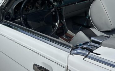 Mercedes-Benz-SL-Class-1989-22