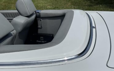 Mercedes-Benz-SL-Class-1989-23
