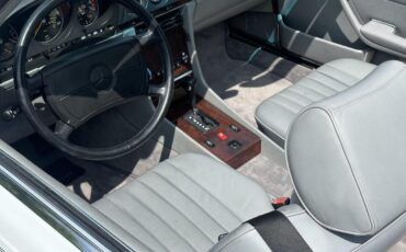 Mercedes-Benz-SL-Class-1989-24