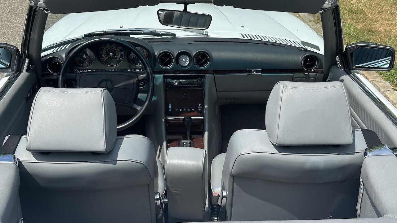Mercedes-Benz-SL-Class-1989-26