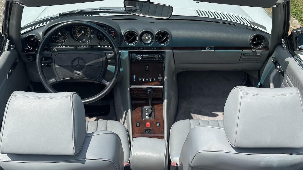 Mercedes-Benz-SL-Class-1989-28
