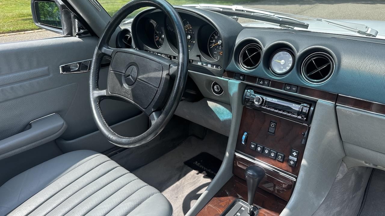 Mercedes-Benz-SL-Class-1989-34