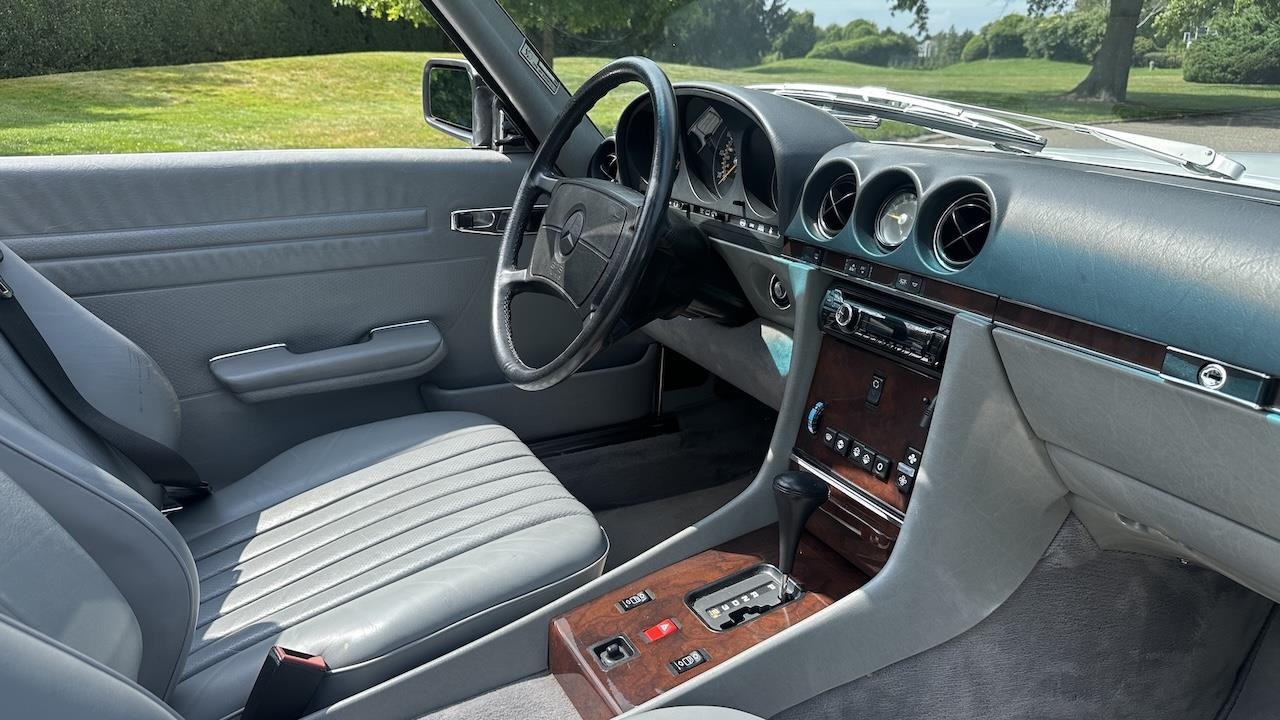 Mercedes-Benz-SL-Class-1989-39