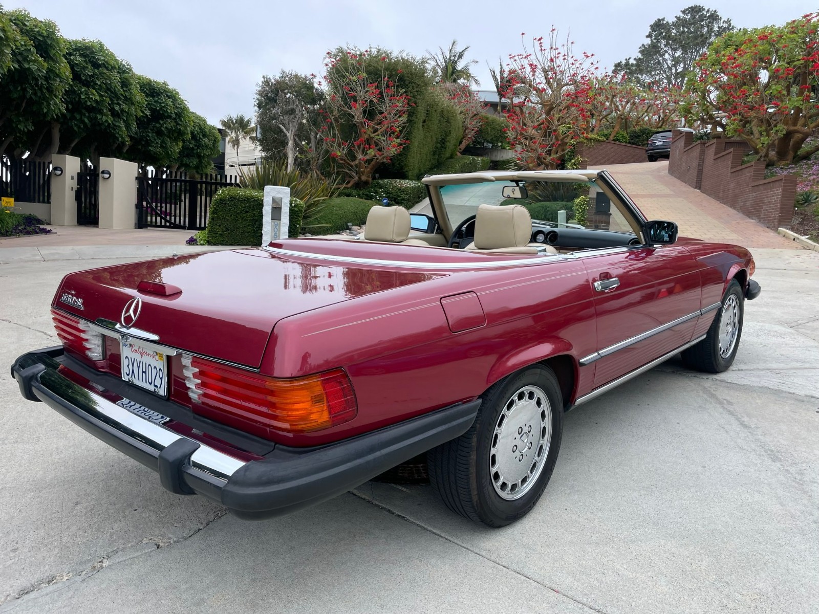 Mercedes-Benz-SL-Class-1989-Convertible-17