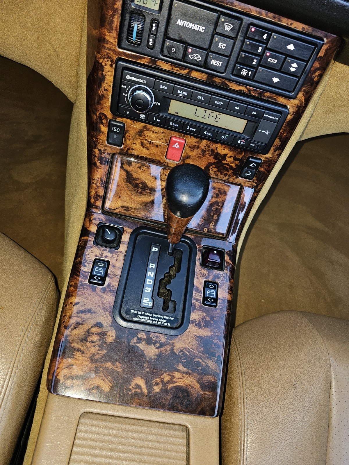 Mercedes-Benz-SL-Class-1991-23
