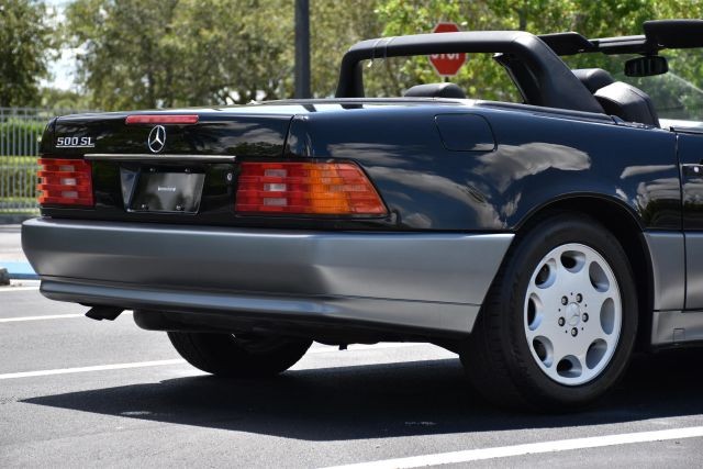 Mercedes-Benz-SL-Class-1993-Convertible-10