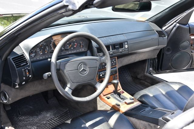 Mercedes-Benz-SL-Class-1993-Convertible-13
