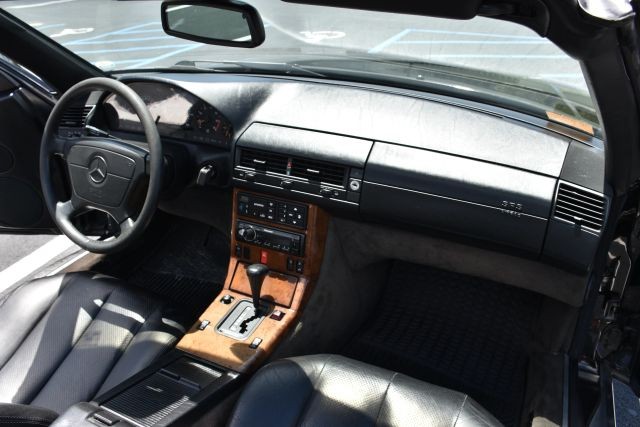 Mercedes-Benz-SL-Class-1993-Convertible-15
