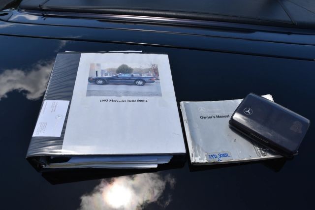 Mercedes-Benz-SL-Class-1993-Convertible-18