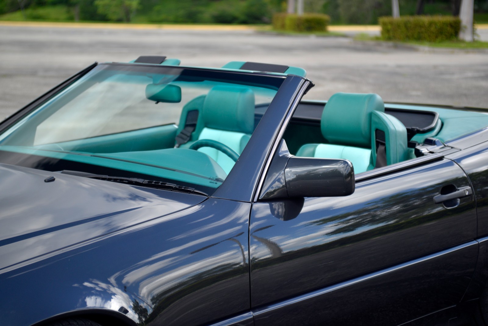 Mercedes-Benz-SL-Class-1993-Convertible-2