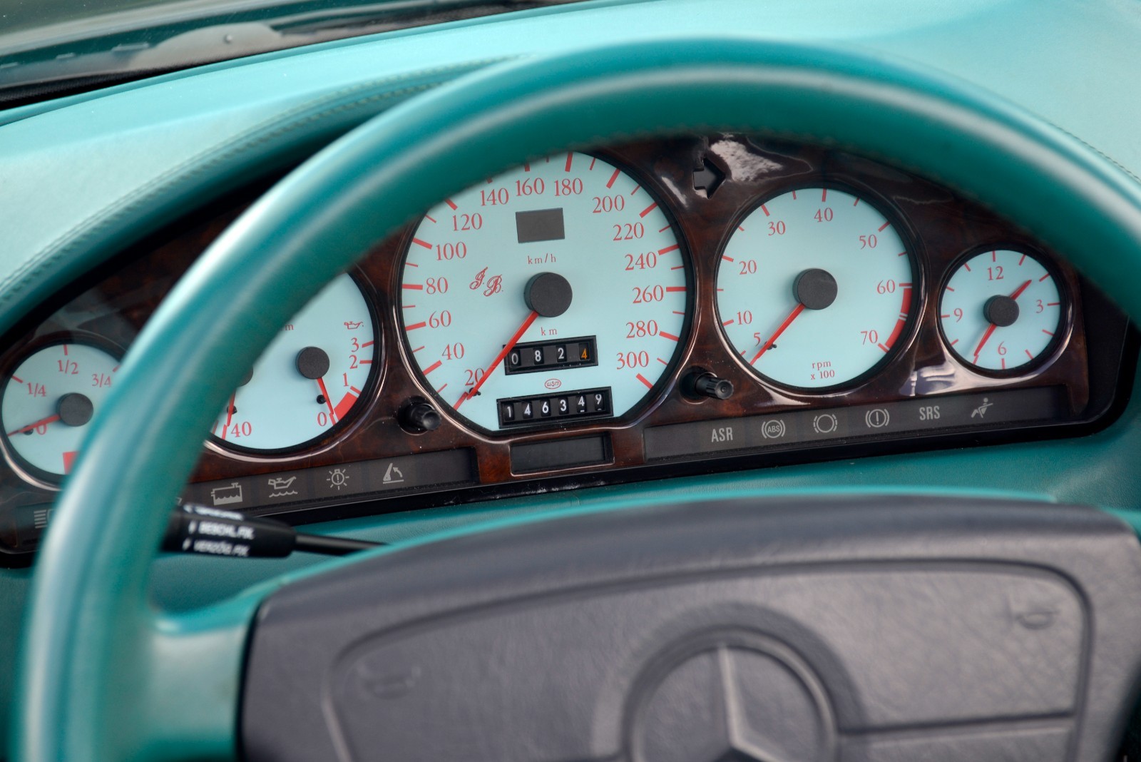 Mercedes-Benz-SL-Class-1993-Convertible-23