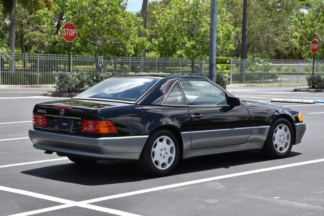 Mercedes-Benz-SL-Class-1993-Convertible-26