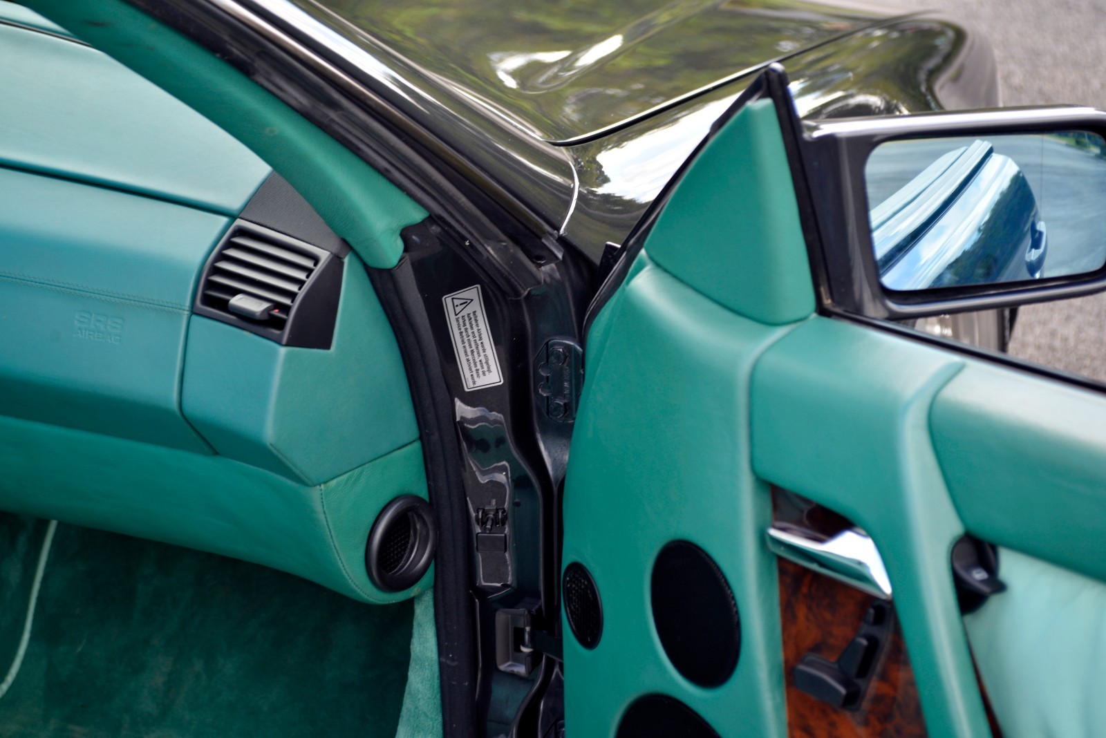 Mercedes-Benz-SL-Class-1993-Convertible-29