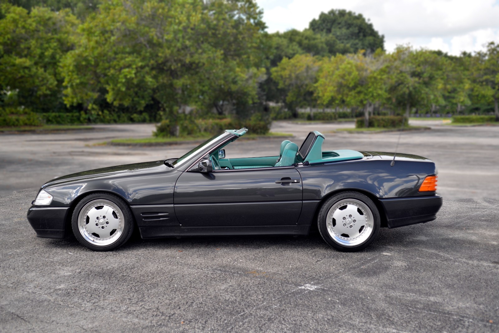 Mercedes-Benz-SL-Class-1993-Convertible-3