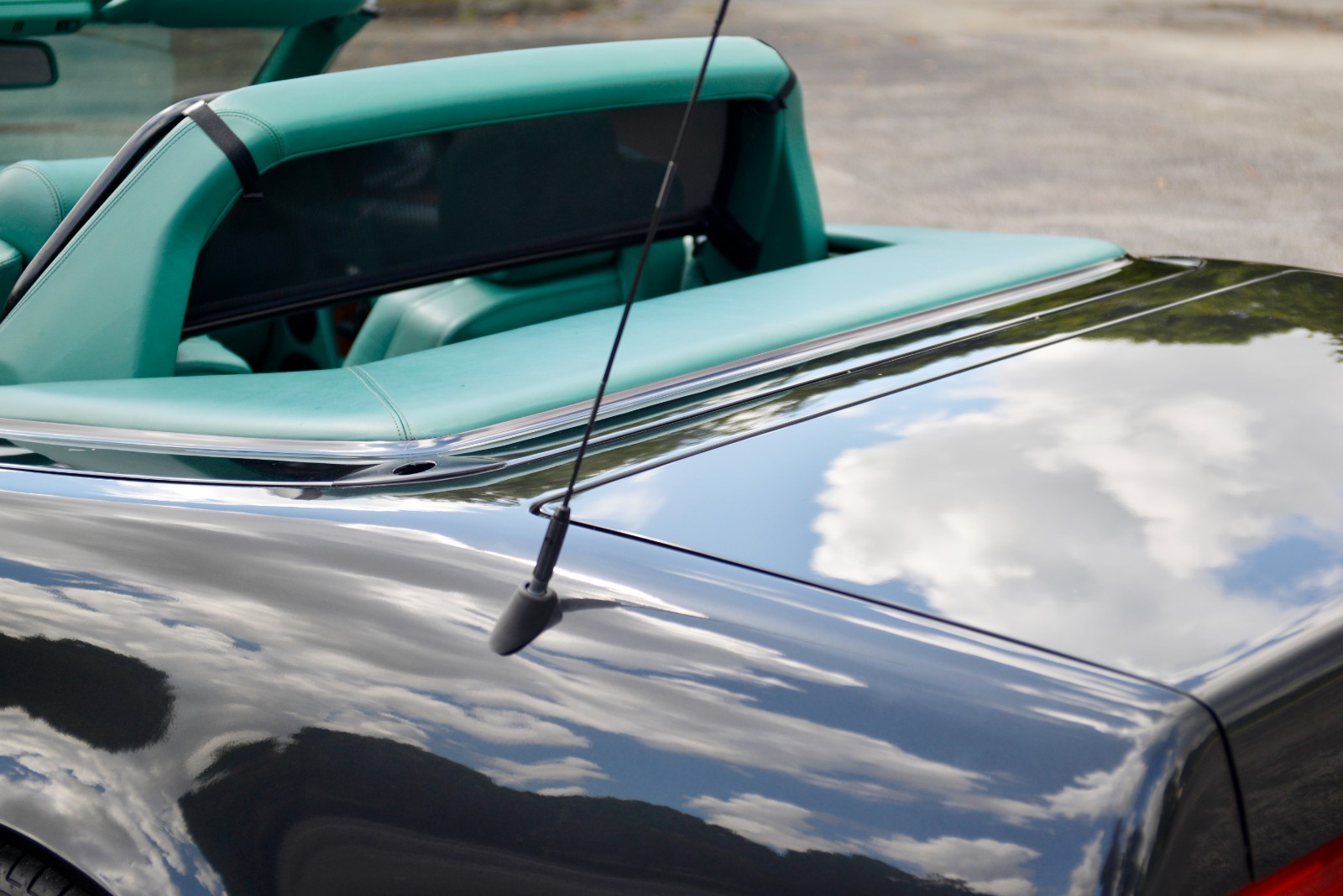 Mercedes-Benz-SL-Class-1993-Convertible-31