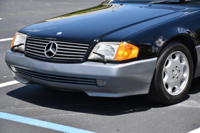 Mercedes-Benz-SL-Class-1993-Convertible-8