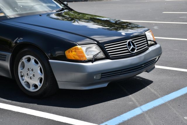 Mercedes-Benz-SL-Class-1993-Convertible-9