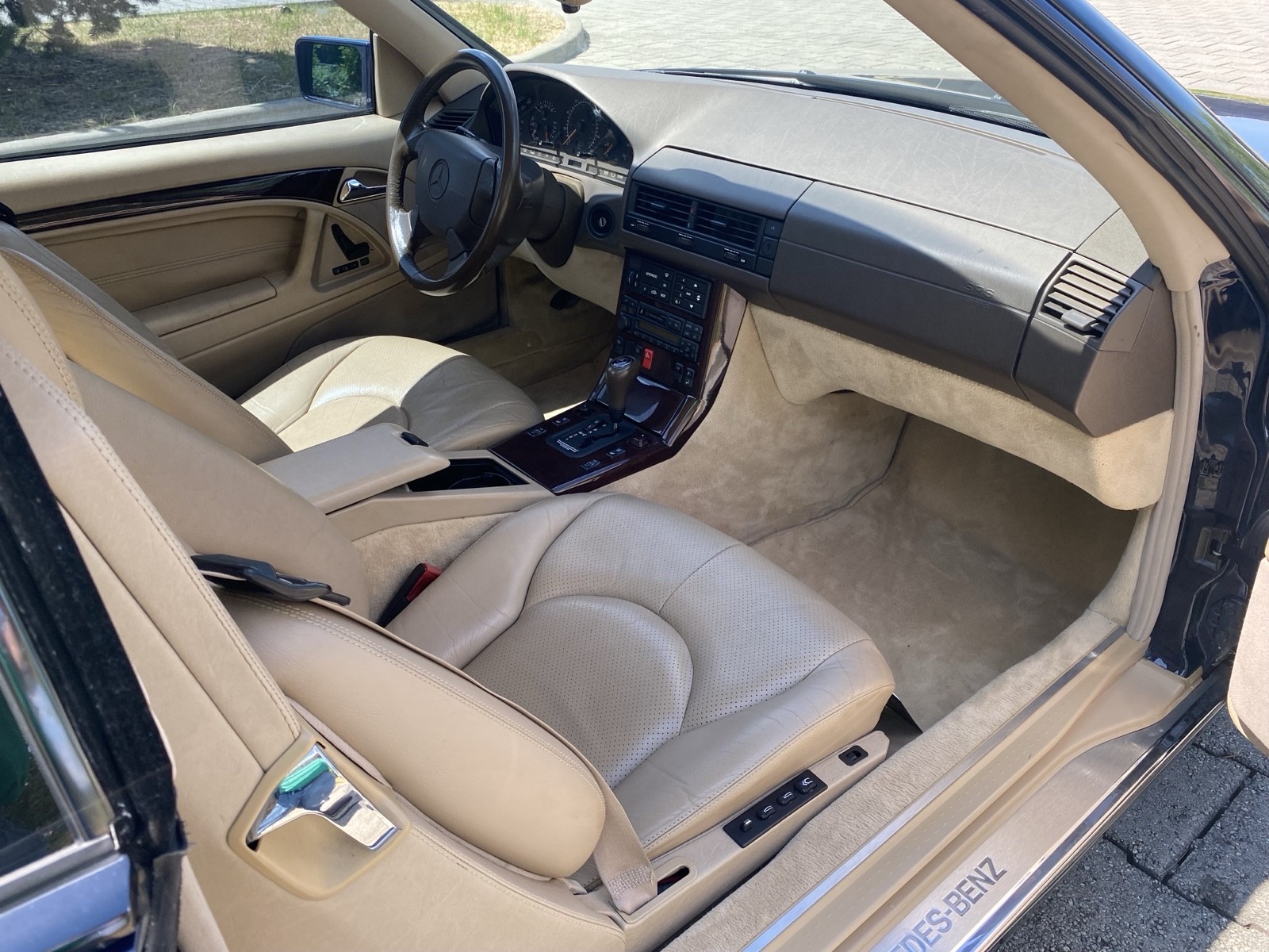 Mercedes-Benz-SL-Class-1996-Convertible-10