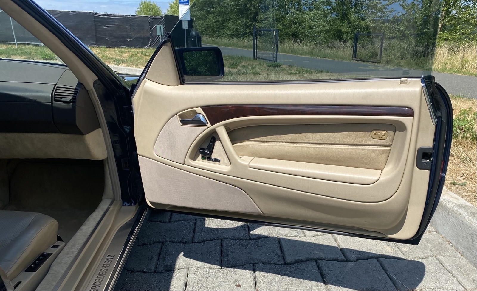 Mercedes-Benz-SL-Class-1996-Convertible-9
