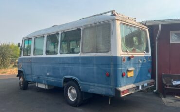 Mercedes-Benz-Sprinter-1975-MINIBUS-CAMPER-VAN-3