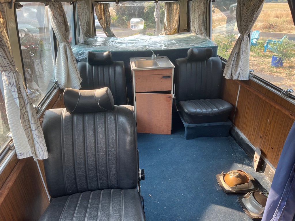 Mercedes-Benz-Sprinter-1975-MINIBUS-CAMPER-VAN-7
