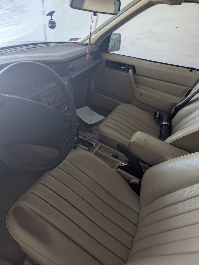 Mercedes-benz-190-series-1989-red-6