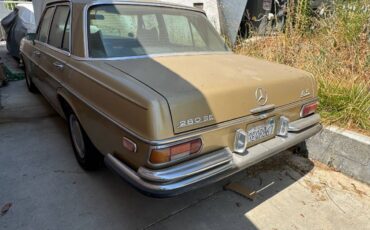 Mercedes-benz-1973-7