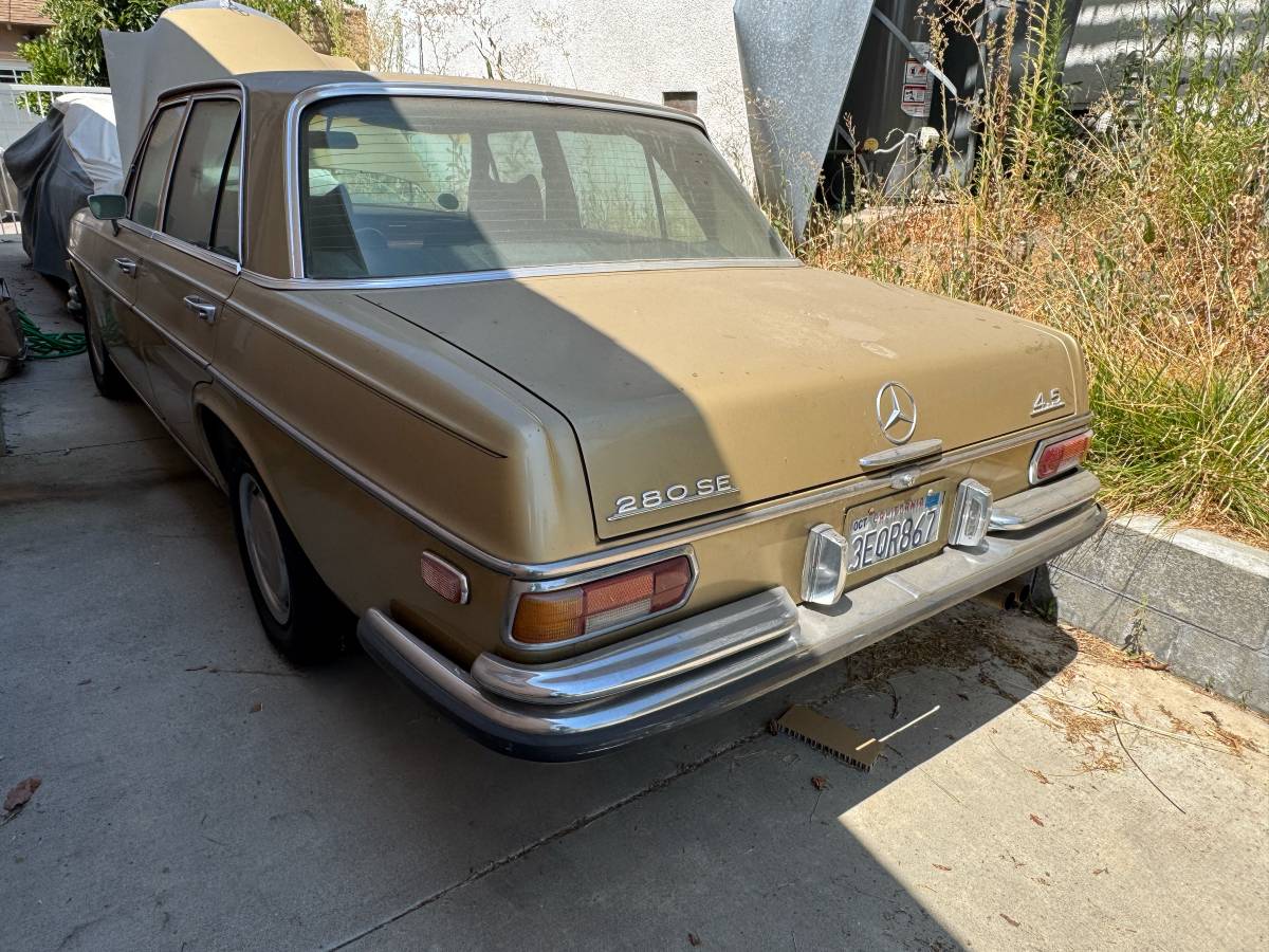 Mercedes-benz-1973-7