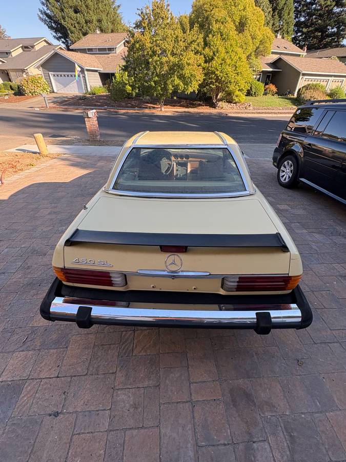 Mercedes-benz-1977-yellow-1