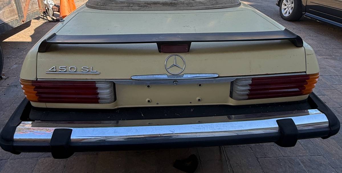 Mercedes-benz-1977-yellow-13