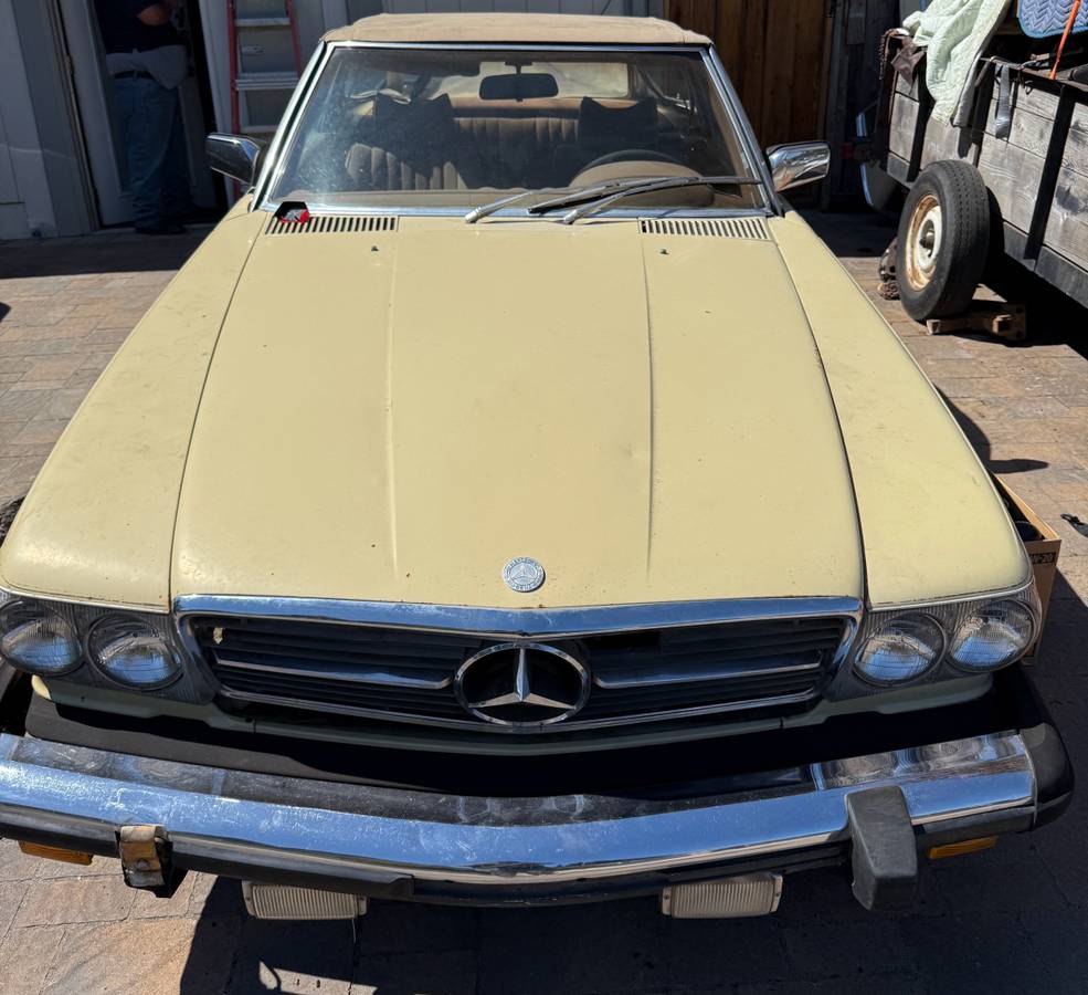 Mercedes-benz-1977-yellow-18