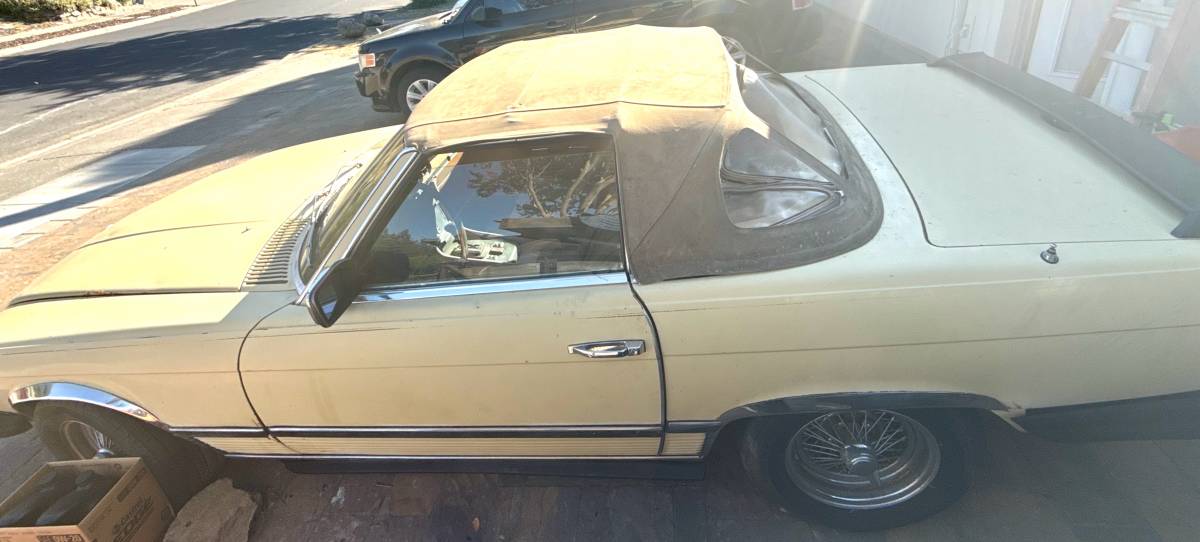 Mercedes-benz-1977-yellow-8