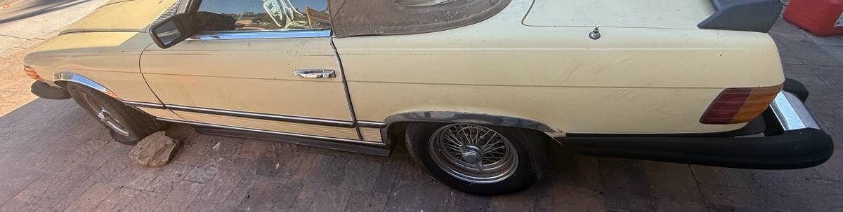 Mercedes-benz-1977-yellow-9
