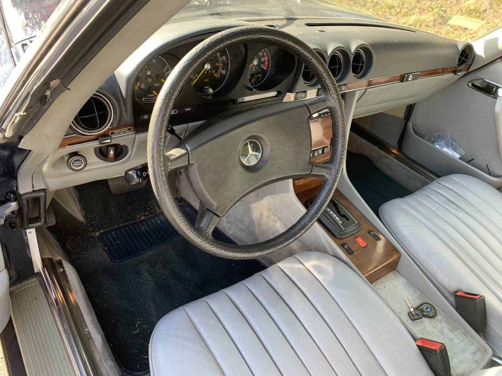 Mercedes-benz-1982-blue-17