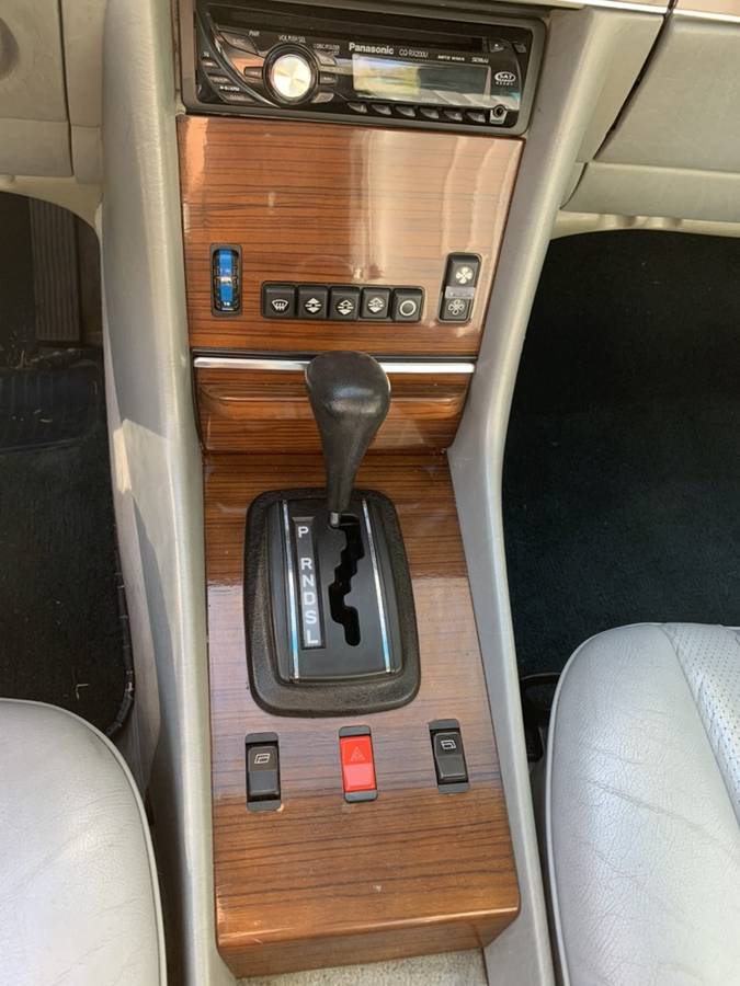 Mercedes-benz-1982-blue-21