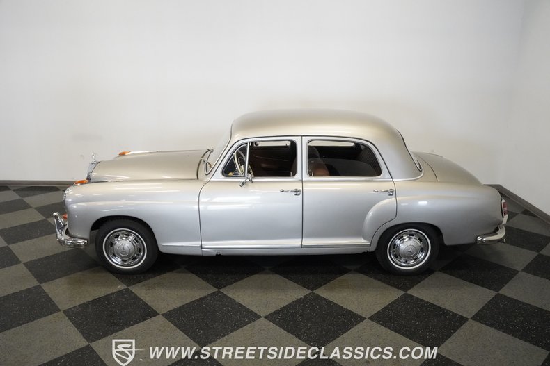Mercedes-benz-219-1959-Champagne-Brown-11