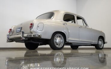 Mercedes-benz-219-1959-Champagne-Brown-16