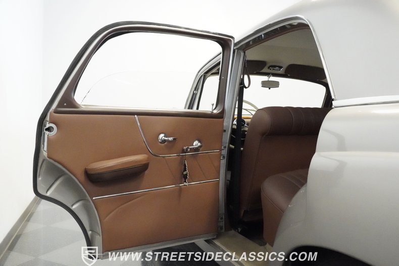 Mercedes-benz-219-1959-Champagne-Brown-2