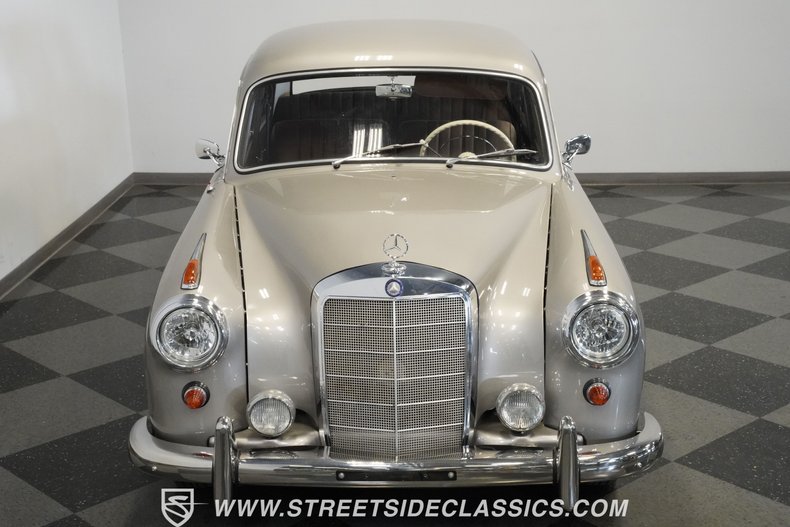 Mercedes-benz-219-1959-Champagne-Brown-26