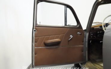 Mercedes-benz-219-1959-Champagne-Brown-39
