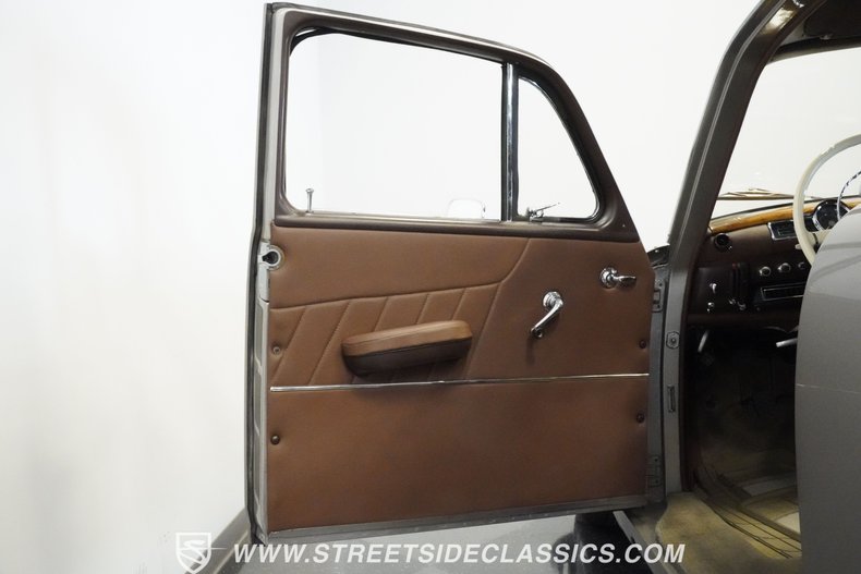 Mercedes-benz-219-1959-Champagne-Brown-39