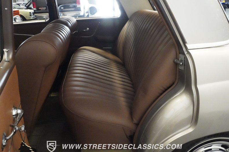 Mercedes-benz-219-1959-Champagne-Brown-4
