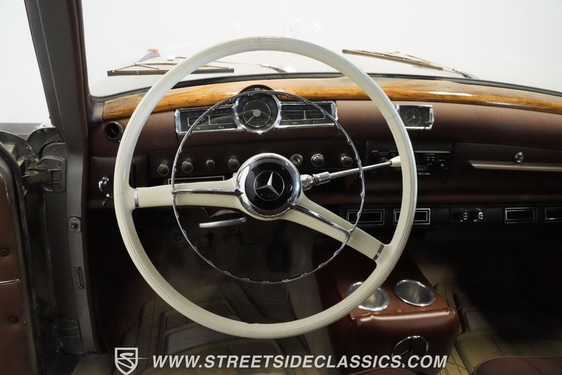 Mercedes-benz-219-1959-Champagne-Brown-43