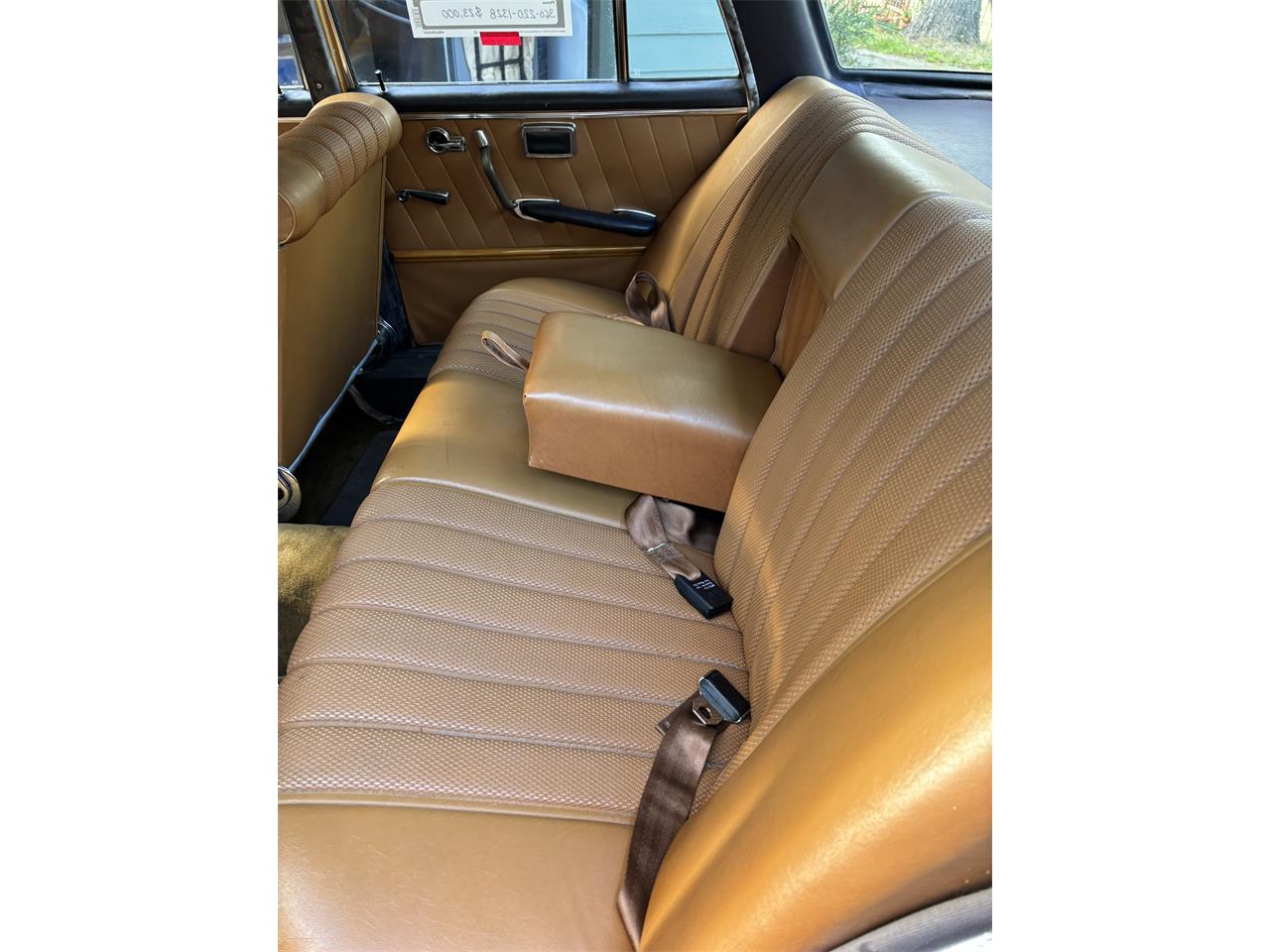 Mercedes-benz-220s-1965-Gold-Beige-10