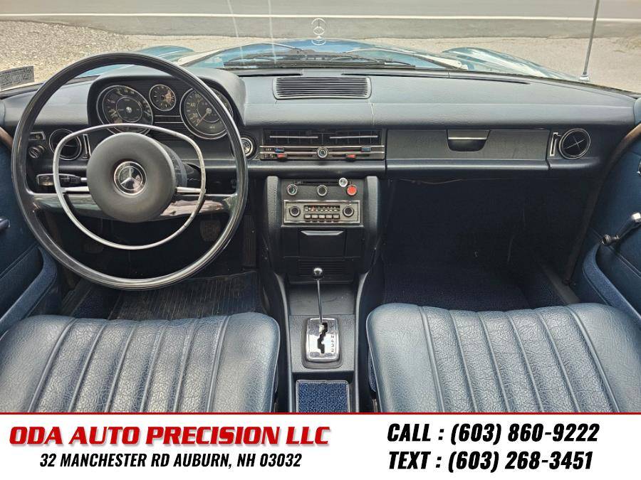 Mercedes-benz-230-class-1969-blue-17