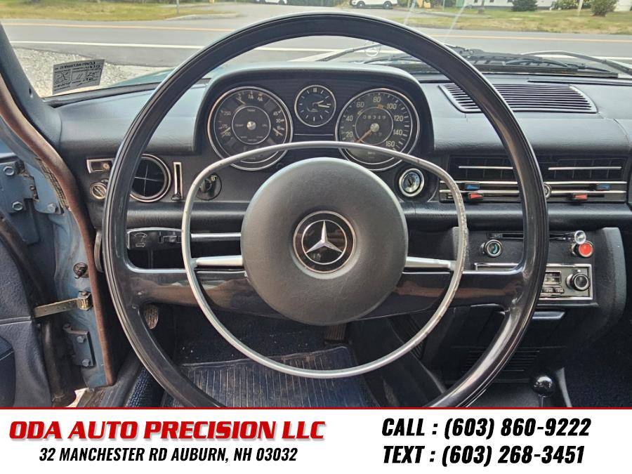 Mercedes-benz-230-class-1969-blue-18